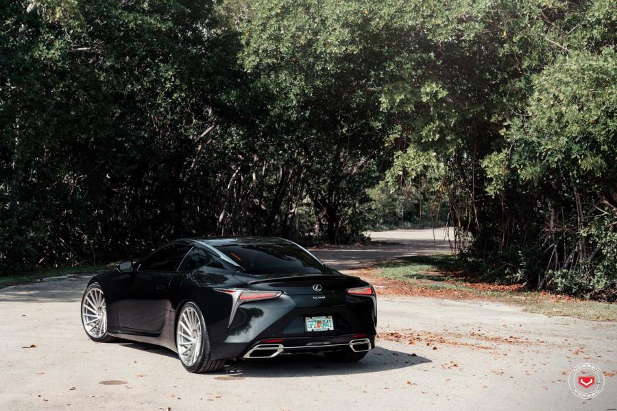  Lexus LC500 Obsidian on Vossen Wheels (VPS-305T) 2019 года  (фото 3 из 18)